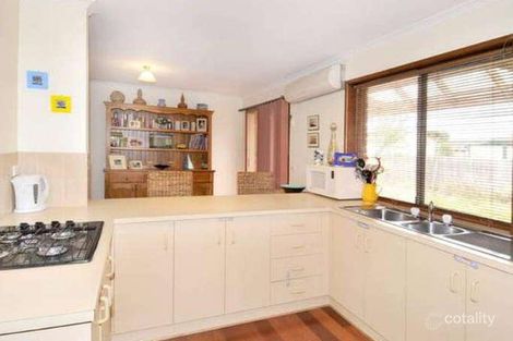 Property photo of 8 Kingfisher Court Werribee VIC 3030