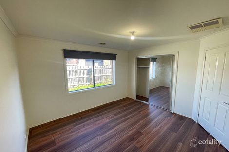 16 Boothby Tce, Lynbrook, VIC 3975