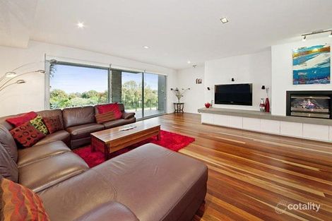 Property photo of 168 Beach Road Sandringham VIC 3191
