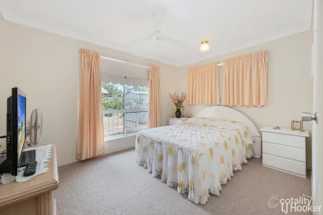 Property photo of 586 Norman Road Norman Gardens QLD 4701