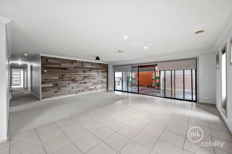 Property photo of 2 Gillow Grove Doreen VIC 3754