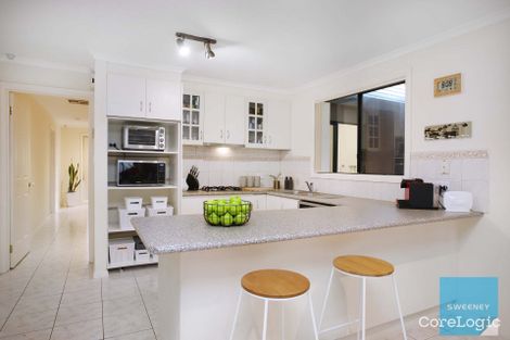 Property photo of 17 Howqua Way Taylors Hill VIC 3037