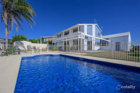 8 Caledon St, Tannum Sands, QLD 4680