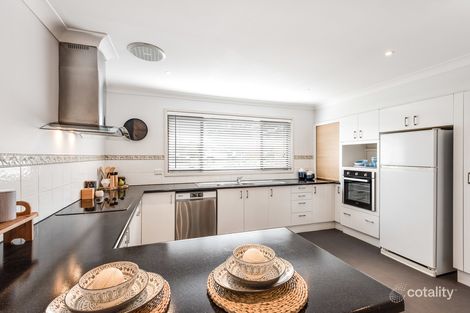 Property photo of 4 Maranoa Street Wyoming NSW 2250
