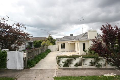 11 Daisy St, Newtown, VIC 3220