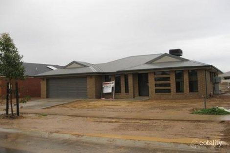 30 Elandra Dr, Ascot, VIC 3551