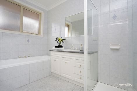 Property photo of 2/32 Montclair Avenue Glen Waverley VIC 3150