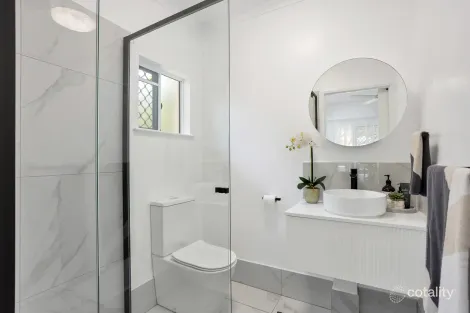 Property photo of 8 Opaline Close Brinsmead QLD 4870