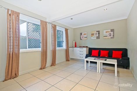 Property photo of 100 Drayton Terrace Wynnum QLD 4178