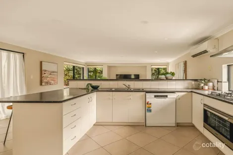 Property photo of 34 Aquaviva Circle Viveash WA 6056