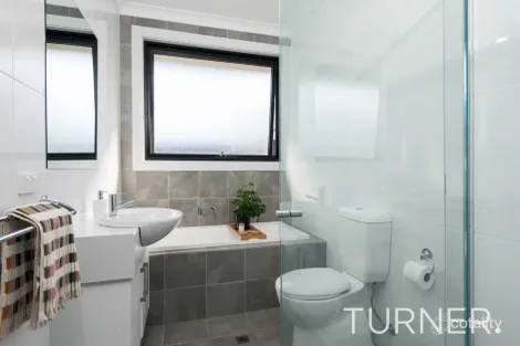 Property photo of 42 Lucerne Grove Findon SA 5023