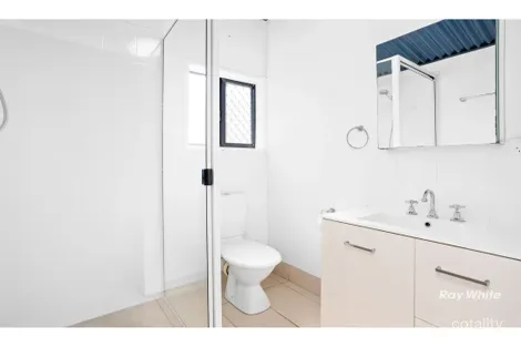 Property photo of 8 Benowa Drive Taranganba QLD 4703