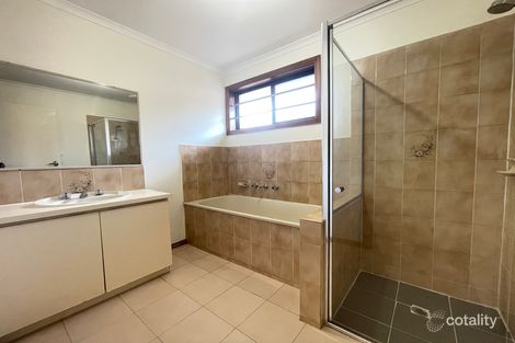 Property photo of 339 Heaths Road Werribee VIC 3030