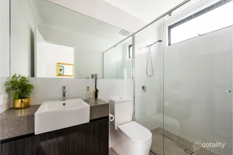 Property photo of 2/213 Fisher Street Cloverdale WA 6105