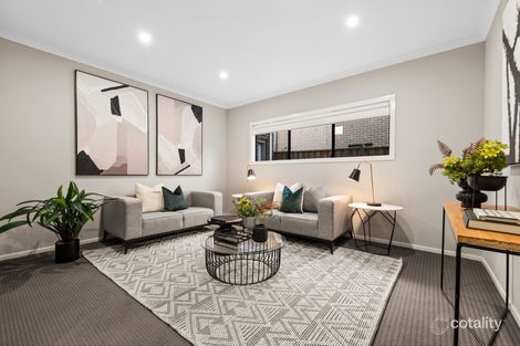 Property photo of 28 Burnham Crescent Keysborough VIC 3173