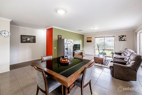 Property photo of 12 Foxhound Grove Cranbourne East VIC 3977