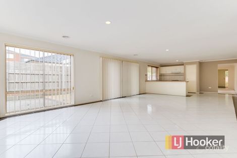 Property photo of 16 Bateman Grove Hampton Park VIC 3976