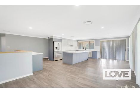 Property photo of 8 Pemberton Boulevard Lisarow NSW 2250