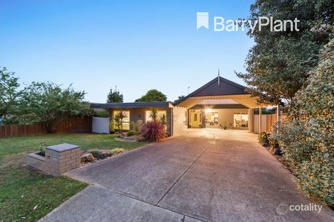 12 Gardenia St, Pakenham, VIC 3810