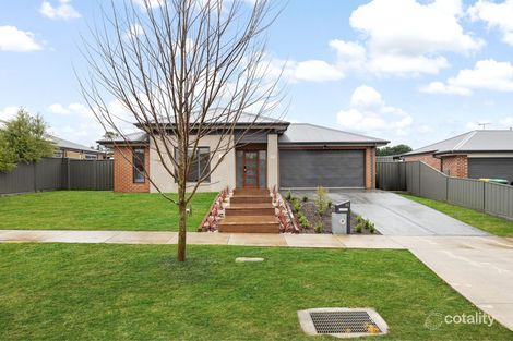 Property photo of 32 Greenfields Boulevard Romsey VIC 3434