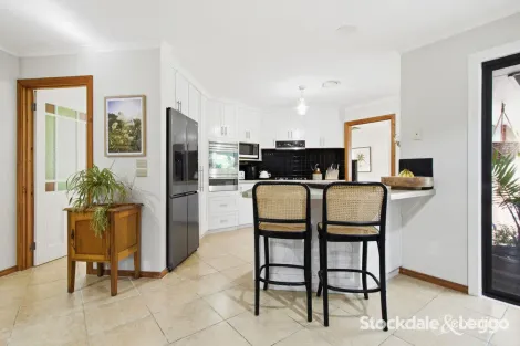 Property photo of 11 Chester Close Traralgon VIC 3844