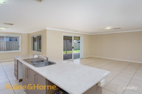 Property photo of 6 Carinya Street Glenfield Park NSW 2650