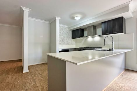 Property photo of 6 Eremophila Circuit Craigieburn VIC 3064