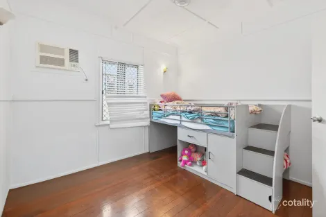 Property photo of 36 Illuta Street Rasmussen QLD 4815
