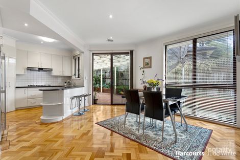 Property photo of 2/17 The Boulevard Glen Waverley VIC 3150