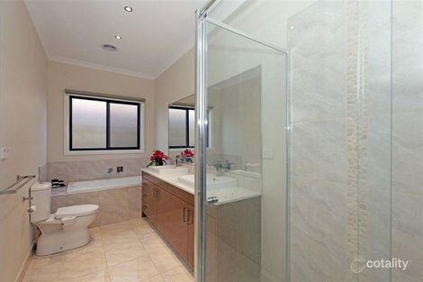 Property photo of 14 Stoke Circuit Wollert VIC 3750