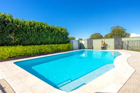 Property photo of 8 Craiglea Close Taree NSW 2430