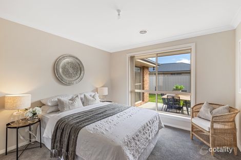 Property photo of 28 Holman Way Orange NSW 2800