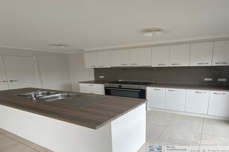 Property photo of 1 Merlot Way Clyde North VIC 3978