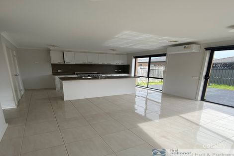 Property photo of 1 Merlot Way Clyde North VIC 3978