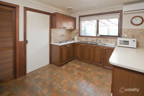 Property photo of 18 Singleton Drive Endeavour Hills VIC 3802