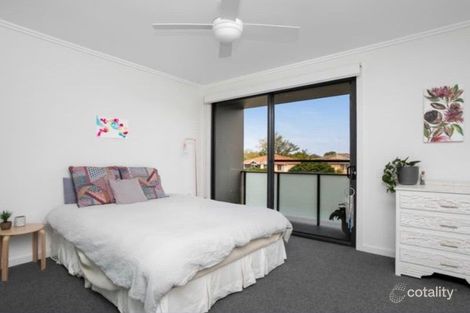 Property photo of 10 Hakea Drive Warriewood NSW 2102