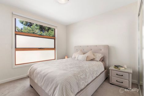 Property photo of 2/12 Eldale Avenue Greensborough VIC 3088