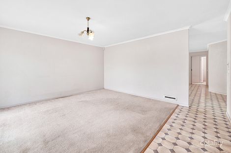 Property photo of 16 Breamlea Way Cranbourne West VIC 3977