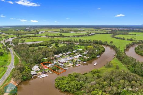 5 Riversleigh Rd, Beachmere, QLD 4510