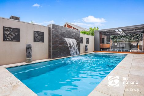 Property photo of 4 Oakview Parade Caroline Springs VIC 3023