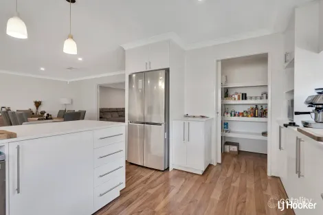 Property photo of 10 Clavata Road Beeliar WA 6164