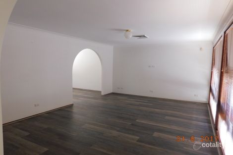 Property photo of 8 Foveaux Avenue Lurnea NSW 2170