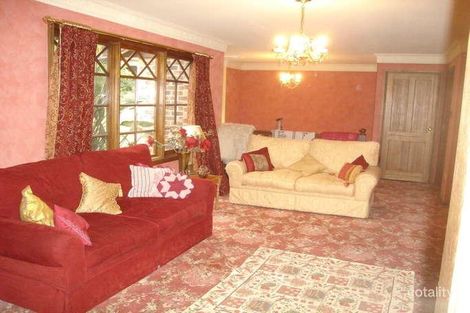 Property photo of 2 Roxburgh Close Glenning Valley NSW 2261
