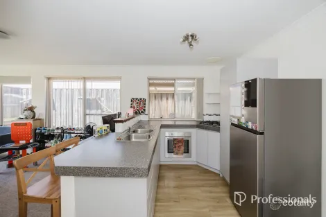 Property photo of 10 Longton Way Ellenbrook WA 6069