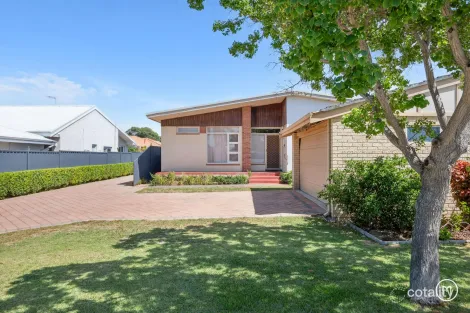 Property photo of 77 Stock Road Attadale WA 6156