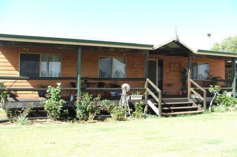 7 Dressage Cir, Deepdale, WA 6532