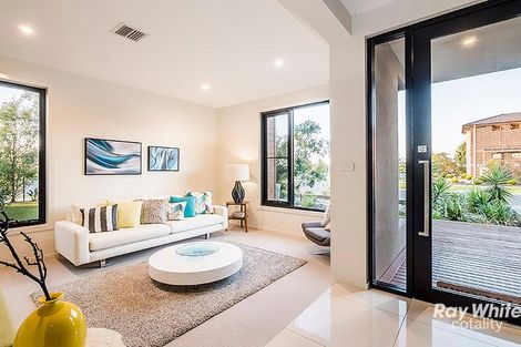 Property photo of 29 Flowerbloom Crescent Clyde North VIC 3978
