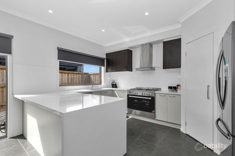 Property photo of 55 Showbridge Way Werribee VIC 3030