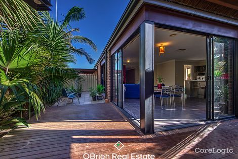 Property photo of 5 Maranoa Grove Caroline Springs VIC 3023
