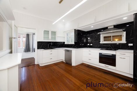 Property photo of 17 Hawken Drive St Lucia QLD 4067